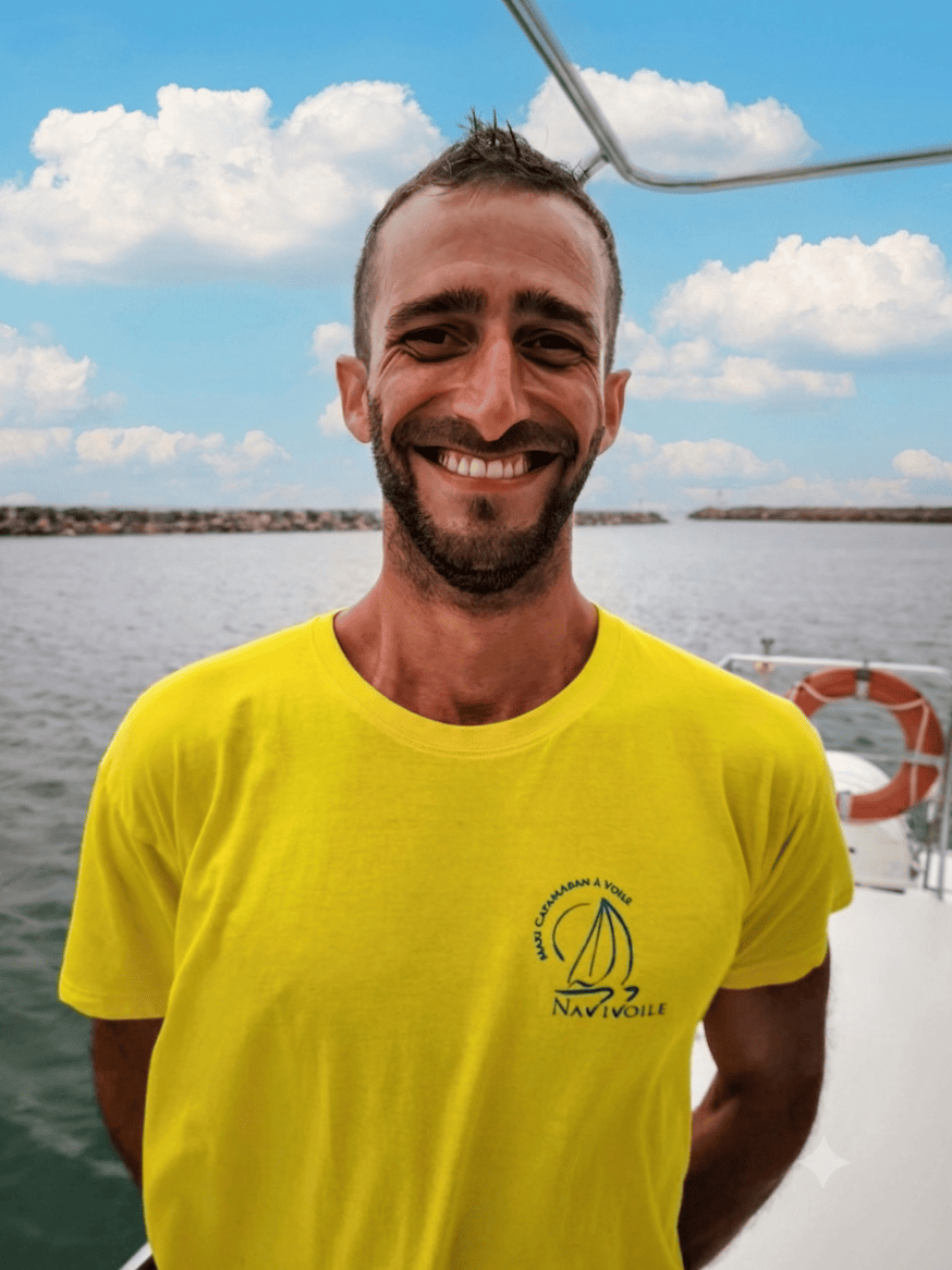Julien, marin polyvalent de l'équipage Navivoile à Canet-en-Roussillon