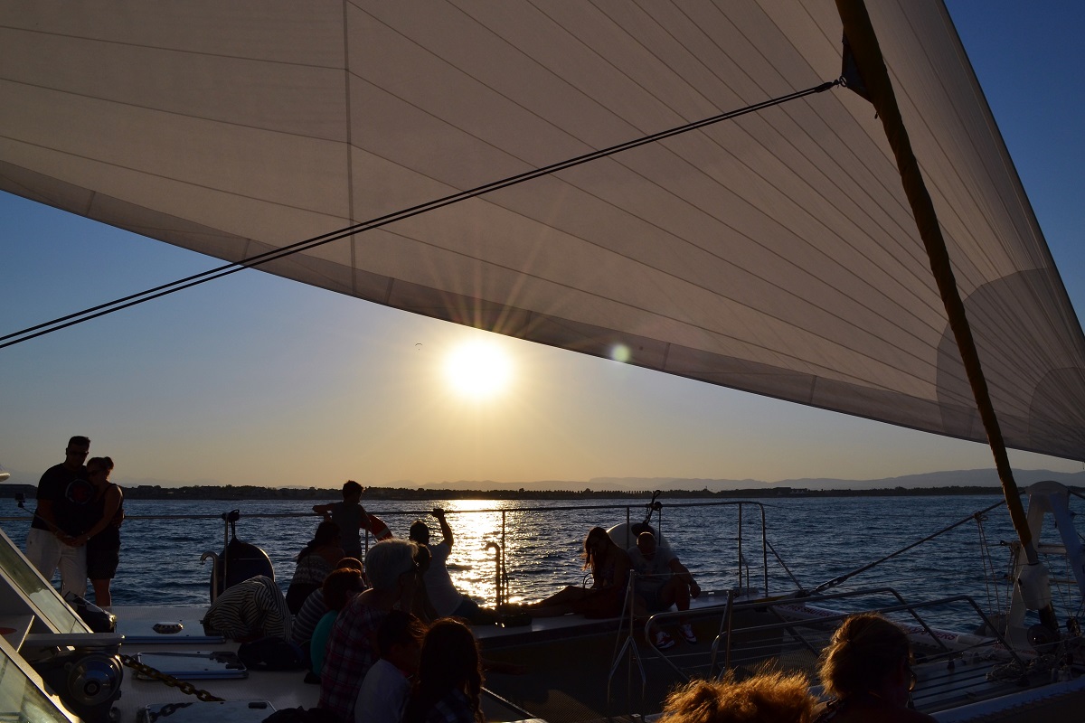 Catamaran Navivoile Croisiere Coucher De Soleil Au Depart De