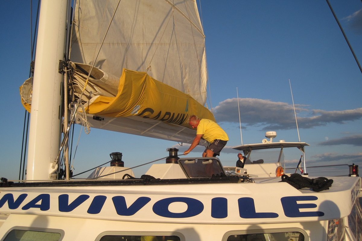 catamaran navivoile balade en mer a la voile au depart de canet en roussillon ou port vendres en navigation sur la cote catalane