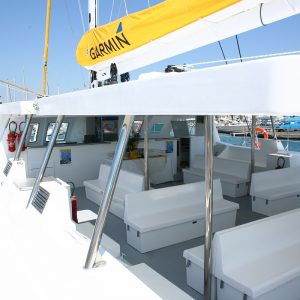 catamaran navivoile excursion en bateau à la voile au départ de canet en roussillon ou port vendres avant embarquement